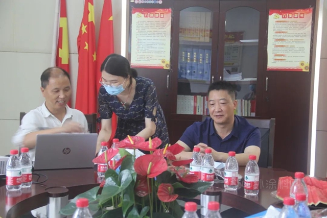 中遠關(guan) 西珠海公司黨(dang) 支部與(yu) 珠海市經開區危化監管局黨(dang) 支部簽訂共建協議