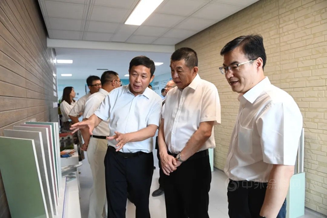 母公司轉為(wei) 中央直管後，北新建材三喜臨(lin) 門
