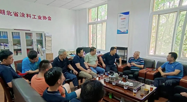 共商湖北塗料行業(ye) 發展大計,共同推進湖北塗料健康發展——襄陽市塗料行業(ye) 協會(hui) 到訪湖北省塗料工業(ye) 協會(hui) 和武漢雙虎塗料股份有限公司
