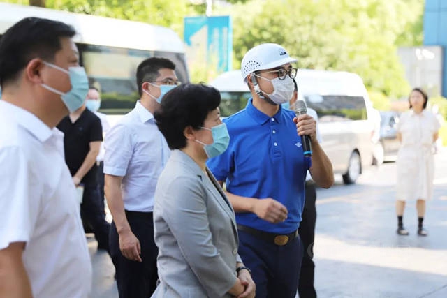 湖南省委常委、市委書(shu) 記吳桂英一行蒞臨(lin) 湘江塗料集團星沙工廠檢查指導安全生產(chan) 工作