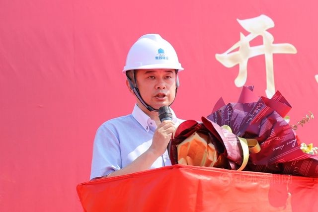君子蘭(lan) 新建環保塗料研發生產(chan) 基地奠基儀(yi) 式隆重舉(ju) 行