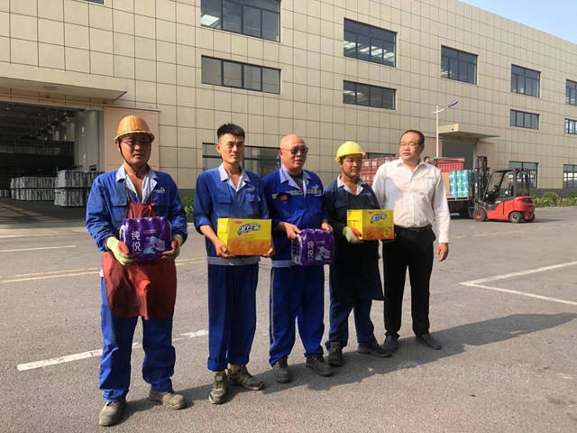 凱倫(lun) 夏季慰問活動走進生產(chan) 一線 讓我們(men) 共同抵禦高溫風險