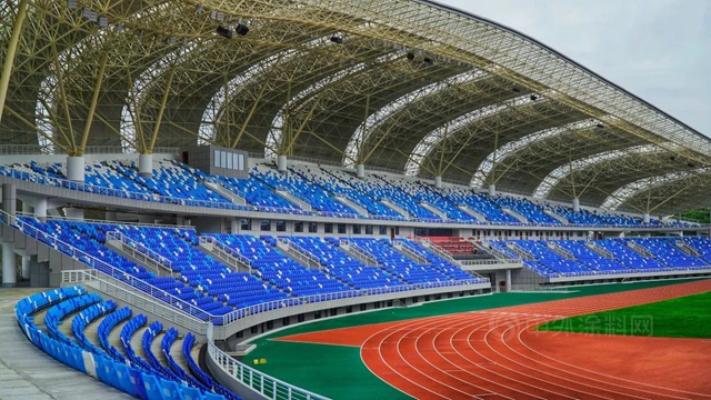 三棵樹工程助力嶽陽市體(ti) 育中心項目，六位一體(ti) 集成係統推進“全民健身”工程再升級