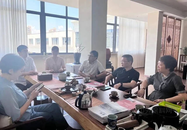 溫州市鹿城區政協嚴(yan) 求真副主席一行蒞臨(lin) 瑞豐(feng) 集團調研指導