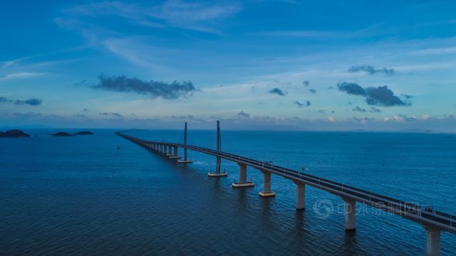 基建狂魔 | 跨越山川河流 寶塔山漆為(wei) 橋梁護航
