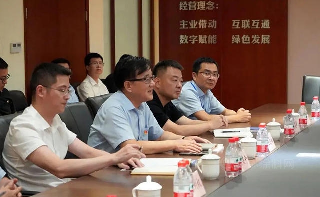 湖州市市委常委、組織部部長徐仲儀(yi) 一行蒞臨(lin) 大橋油漆調研工作