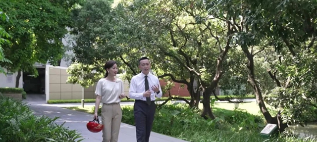 武大靖探訪三棵樹醉美園區，化身“最帥粉刷匠”