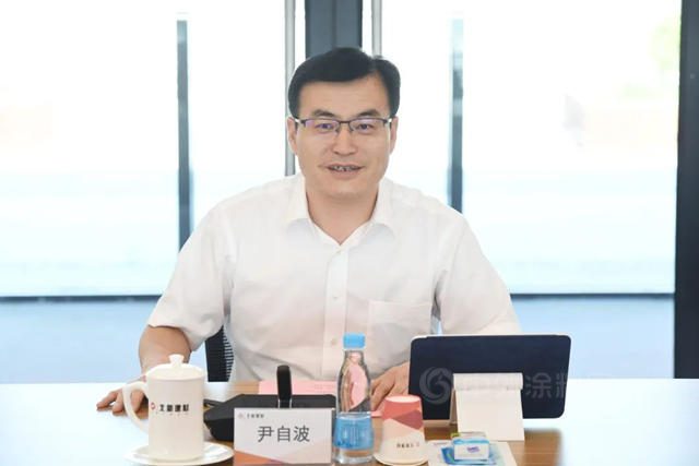 新密市委書(shu) 記陳春梅一行蒞臨(lin) 北新建材考察交流