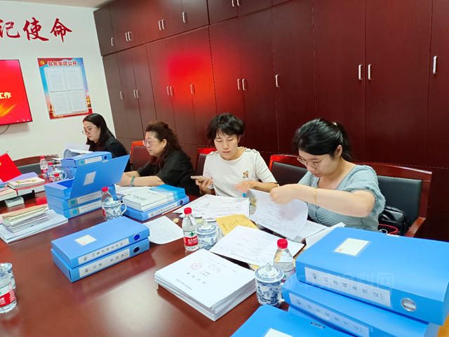 以評估為(wei) 契機 力促協會(hui) 全麵提升——社會(hui) 組織評估專(zhuan) 家組蒞臨(lin) 寧波塗協進行現場評估