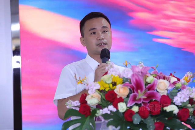 君匠世家藝術塗料創新工藝應用論壇在順德破解行業(ye) 痛點
