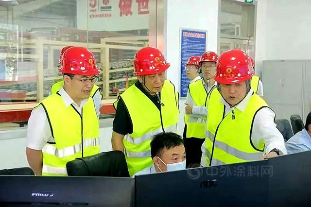中國建材集團黨(dang) 委副書(shu) 記、總經理李新華一行到泰山石膏調研指導工作