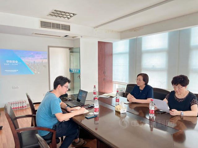 專(zhuan) 家進企業(ye)   服務零距離 ——寧波塗協“紓困助企  暖心護航”在行動係列活動
