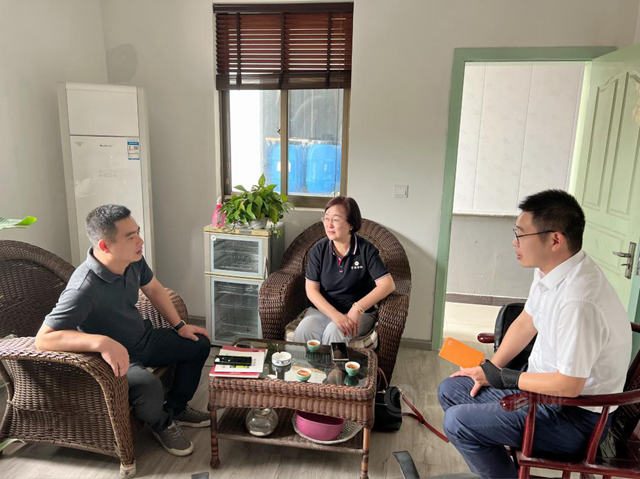 專(zhuan) 家進企業(ye)   服務零距離 ——寧波塗協“紓困助企  暖心護航”在行動係列活動