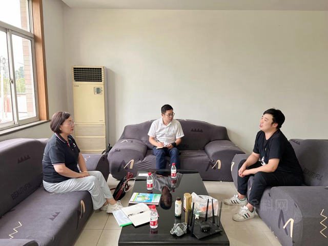 專(zhuan) 家進企業(ye)   服務零距離 ——寧波塗協“紓困助企  暖心護航”在行動係列活動