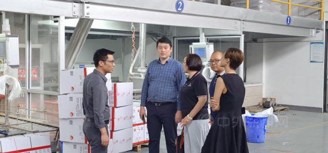 專(zhuan) 家進企業(ye)   服務零距離 ——寧波塗協“紓困助企  暖心護航”在行動係列活動