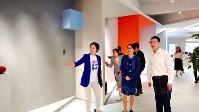 溫州市鹿城區區委常委、副區長張偉(wei) 一行蒞臨(lin) 瑞豐(feng) 集團調研指導