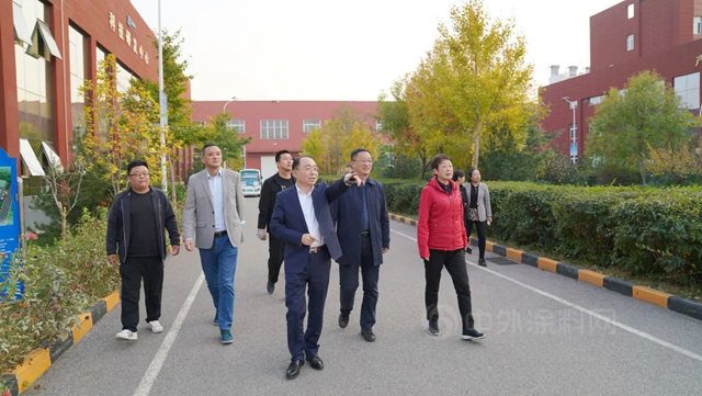 中國塗料工業(ye) 協會(hui) 領導一行蒞臨(lin) 富思特考察指導