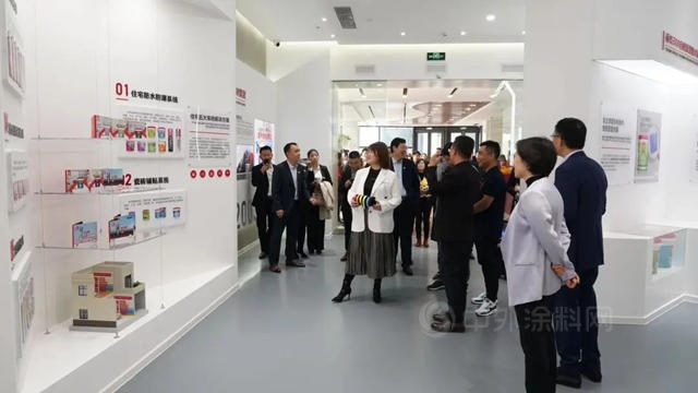 東(dong) 方雨虹民建集團&德愛威公司企業(ye) 展廳正式啟幕