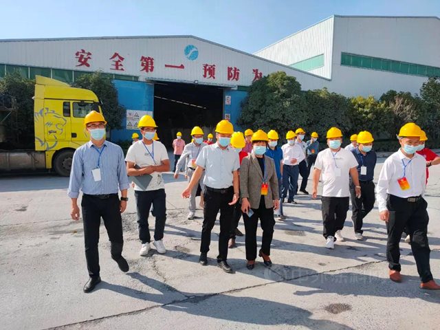 連州市政協黨(dang) 組副書(shu) 記吳鳳蓮一行蒞臨(lin) 廣東(dong) 連州廣源調研