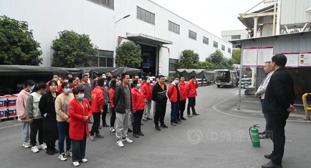 長沙紫荊花塗料開展消防滅火和有限空間作業(ye) 應急救援演練活動