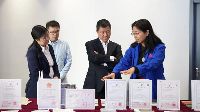 東(dong) 方雨虹收購興(xing) 發淩誌，並與(yu) 興(xing) 發集團開啟全麵戰略合作