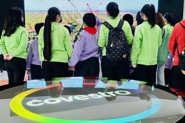 科思創亞(ya) 太區創新中心迎來青聰泉特殊兒(er) 童到訪