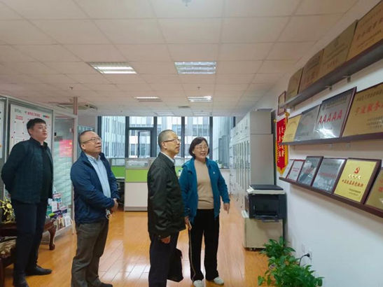 形成合力  助推製造業(ye) “源頭替代”加快成勢 ——寧波市生態環境局領導蒞臨(lin) 我會(hui) 調研指導