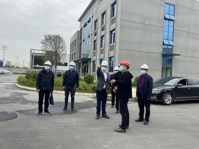 彭山區區長楊靜一行蒞臨(lin) 新威淩四川生產(chan) 基地調研