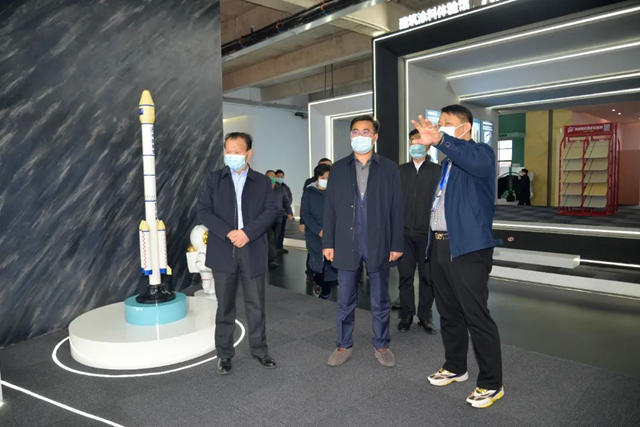 常州市副市長夏思軍(jun) 一行蒞臨(lin) 晨光集團參觀調研！