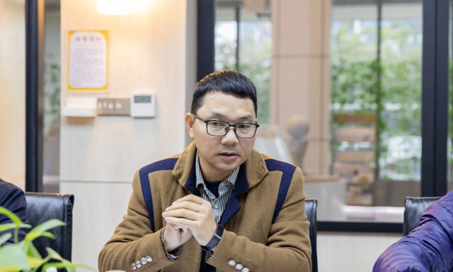 廣東(dong) 省塗料行業(ye) 協會(hui) 專(zhuan) 家組蒞臨(lin) 恒和永盛集團參觀指導