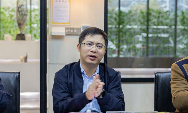 廣東(dong) 省塗料行業(ye) 協會(hui) 專(zhuan) 家組蒞臨(lin) 恒和永盛集團參觀指導
