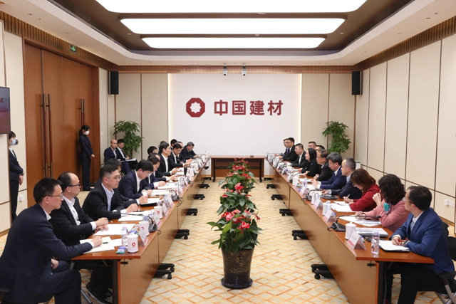 中國建材集團與(yu) 華為(wei) 技術有限公司簽署戰略合作協議