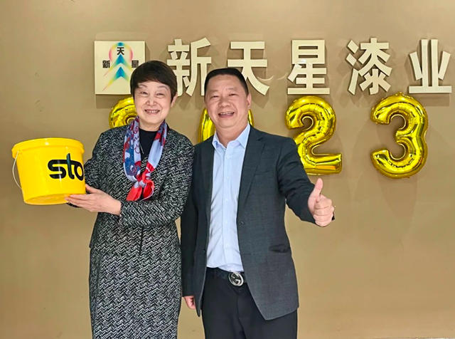 中塗協孫蓮英會(hui) 長蒞臨(lin) 漆通產(chan) 業(ye) 園考察指導