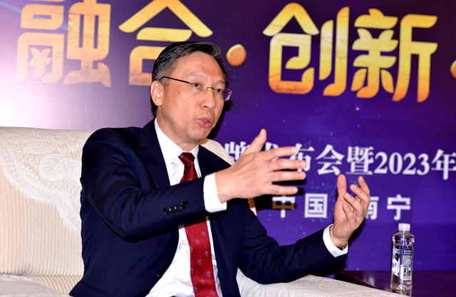 未來三年實現突破性增長！紫荊花憑什麽(me) 信心十足？ ——專(zhuan) 訪紫荊花新材料集團聯席總裁馮(feng) 秉光、建築塗料事業(ye) 部總經理解忠財