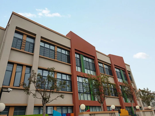 三棵樹恒彩石助力多所教育係統建築，帶動行業(ye) 綠色低碳轉型升級