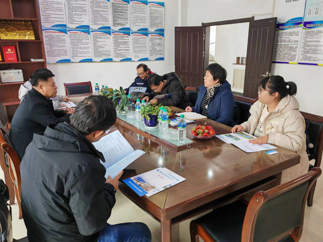世界500強企業(ye) 聖戈班偉(wei) 伯參觀考察遼寧海城新廣源
