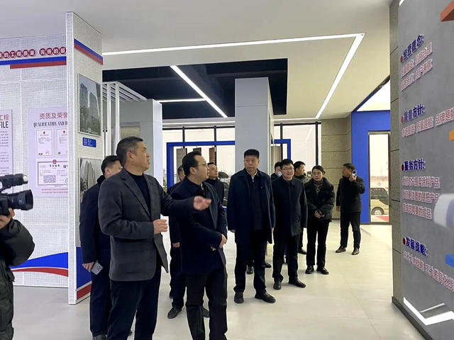 湖北省安陸市市委副書(shu) 記、市長黃國威率隊蒞臨(lin) 湖北德爾福新材料科技