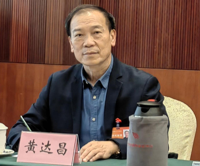 全國人大代表、千色花董事長黃達昌：限製含鉛塗料使用，引導和促進行業(ye) 轉型