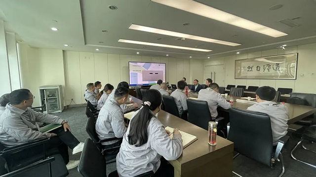 倍特爾到三棵樹進行技術交流