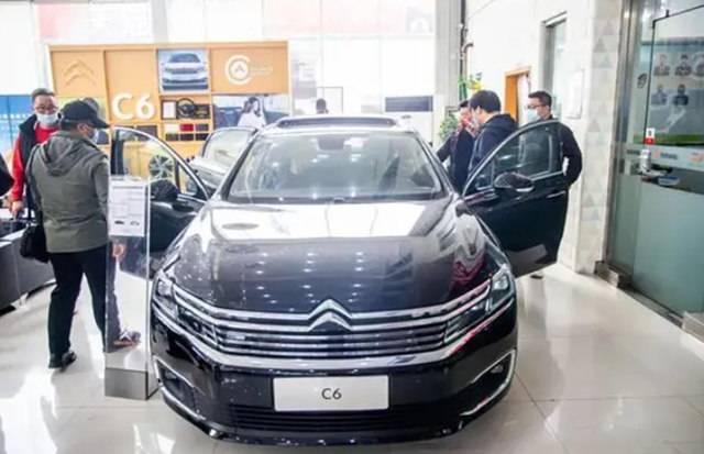油價(jia) “逼瘋”車企爆燃價(jia) 格大戰！哪些塗企抓住了新能源汽車爆發式增長的先機？