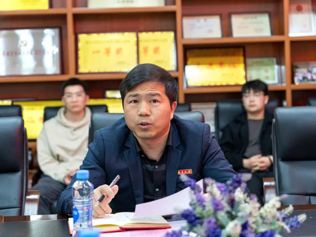 南昌大學隆重舉(ju) 行“廣源獎學金”頒獎儀(yi) 式
