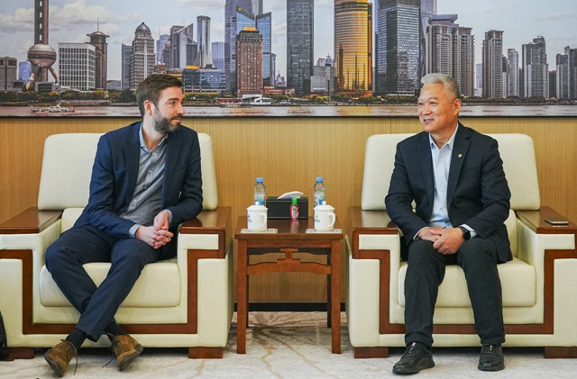 海虹老人集團船舶漆執行副總裁Alexander一行拜訪船舶漆重要客戶