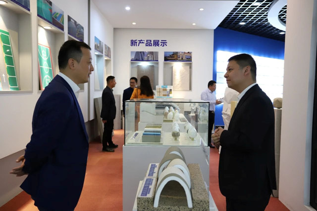 富思特與(yu) 雲(yun) 中建設簽署戰略合作協議