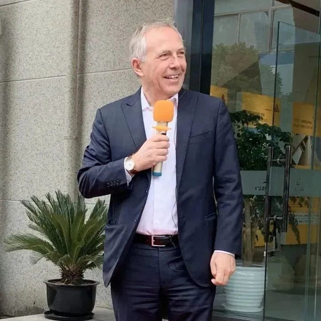 西卡集團首席執行官Thomas Hasler一行參訪鈴鹿中國生產(chan) 研發基地及美瓷膠工廠！