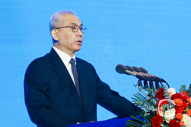 李雲(yun) 鵬：中國塗料從(cong) 跟跑進入並跑領跑階段