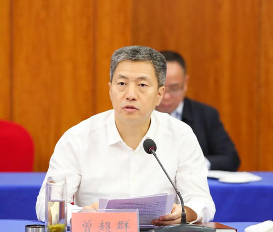 東(dong) 方雨虹董事長李衛國拜會(hui) 婁底市委書(shu) 記鄒文輝，市委副書(shu) 記、市長曾超群