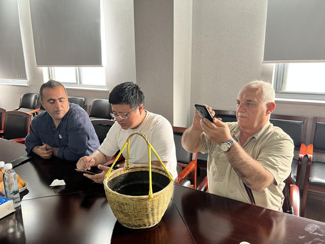 推動“一帶一路”  助力企業(ye) 走出去 ——寧波塗協陪同敘利亞(ya) 采購團走訪塗料企業(ye) 
