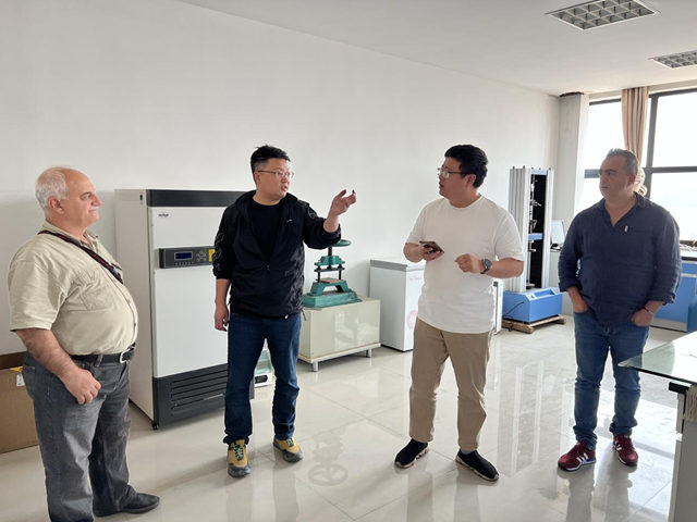 推動“一帶一路”  助力企業(ye) 走出去 ——寧波塗協陪同敘利亞(ya) 采購團走訪塗料企業(ye) 