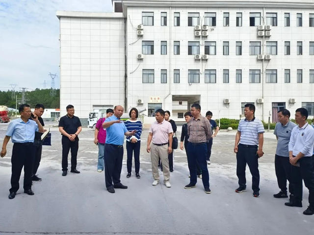 廣東(dong) 化州與(yu) 連州兩(liang) 地政協領導蒞臨(lin) 廣源調研指導