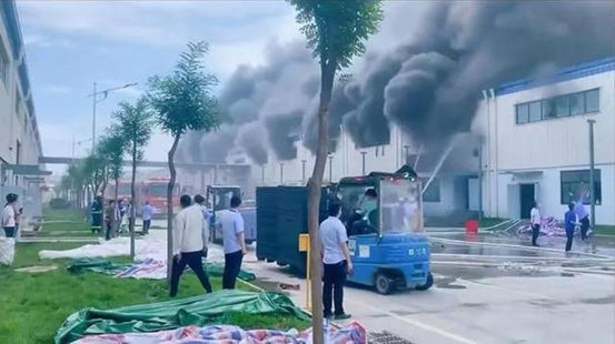 火了！比亞(ya) 迪電動汽車賣火了，比亞(ya) 迪電動汽車工廠也著火了